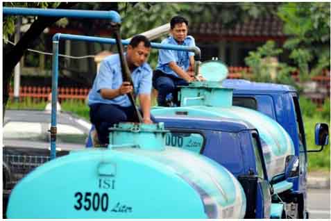  MUSIM KEMARAU: PMI Jateng Salurkan 2,7 Juta Liter Air Bersih